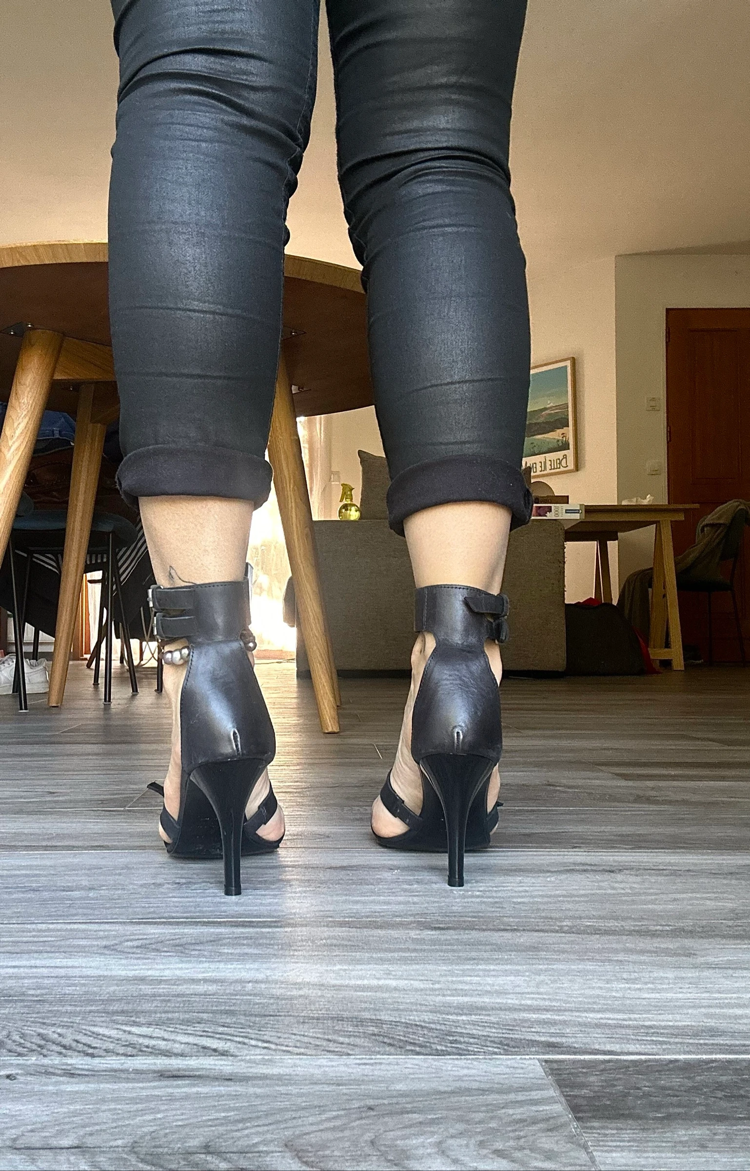 Sandales à talons en cuir noir Pointure 40 Maje  – photo 8